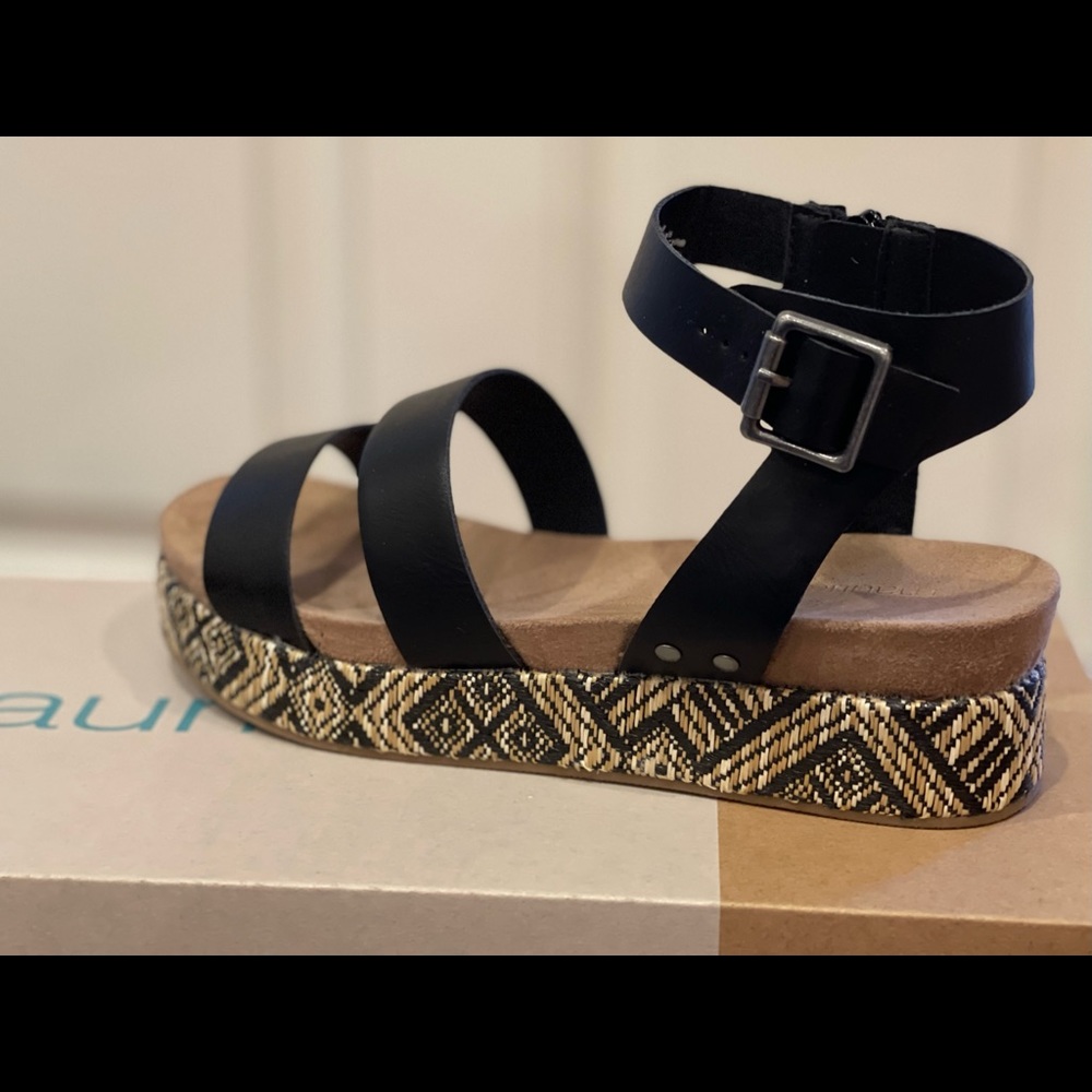 NIB Maurices Fergie Platform Aztec Gladiator Sandals
